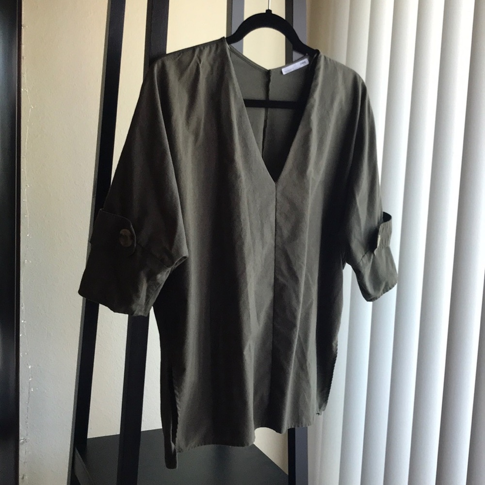 Zara v-neck T-Shirt